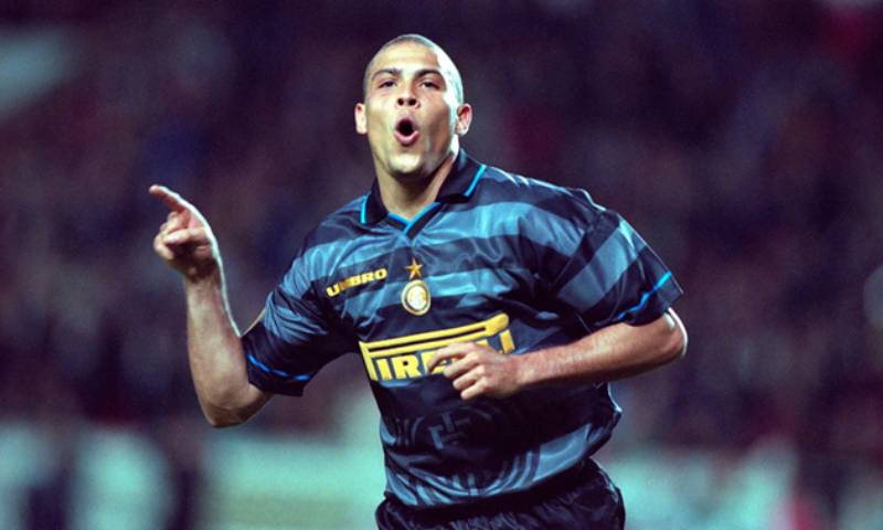 Top 6 Cầu Thủ Từng Thi Đấu Cho Cả Inter Và Ac Milan - Những “Kẻ Lữ Hành” 4 Ronaldo Nazário